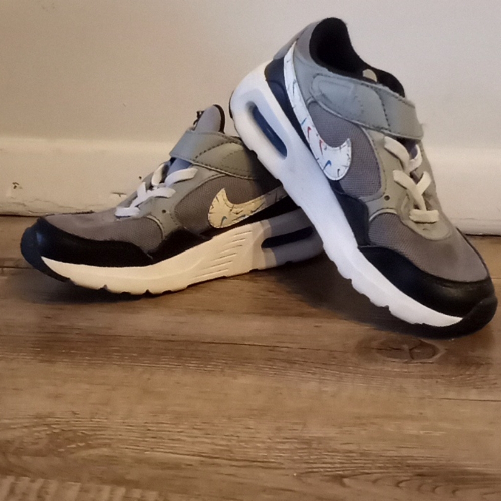 Boys sneakers